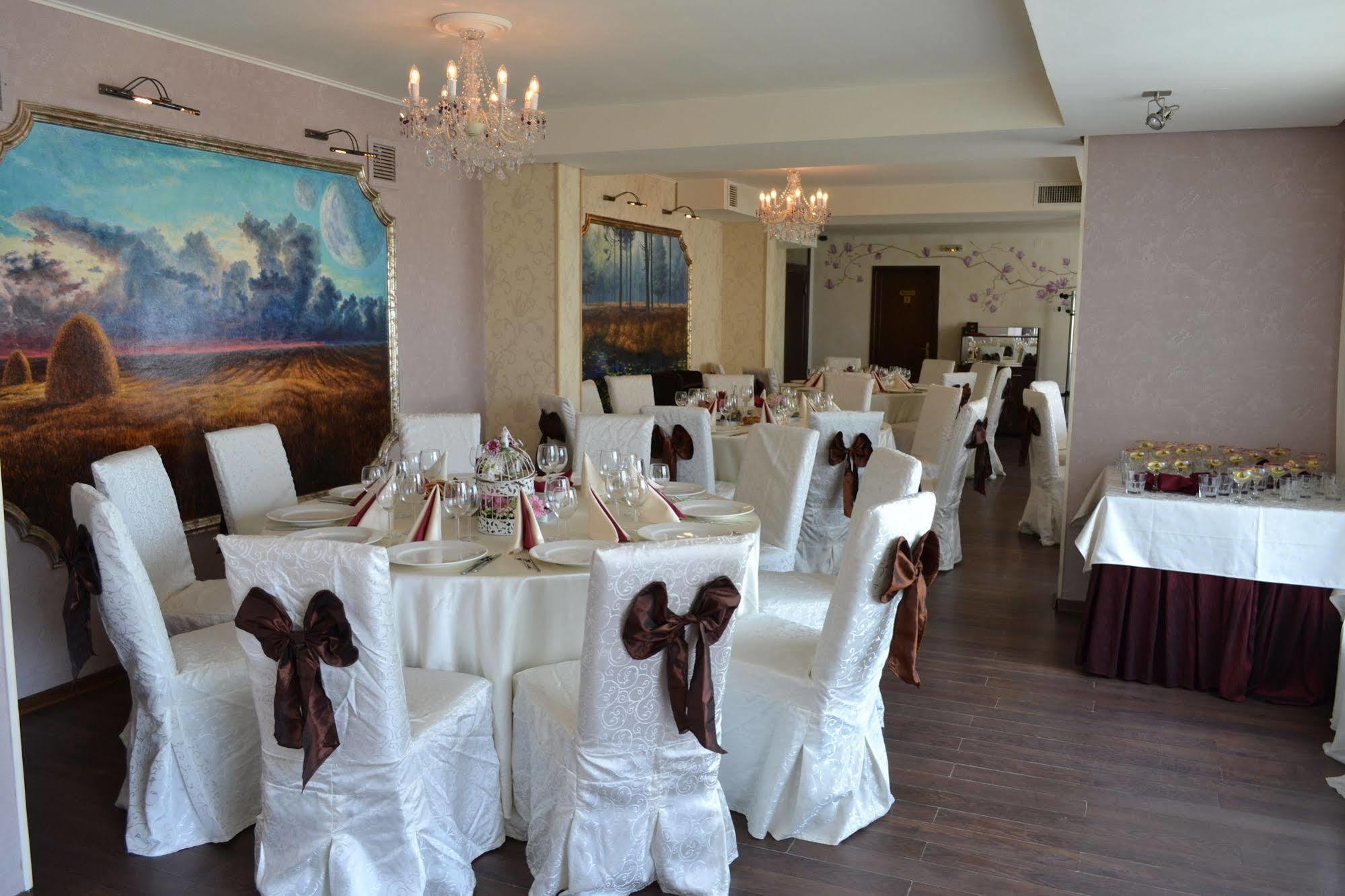 Rubin Hotel Sibiu Buitenkant foto
