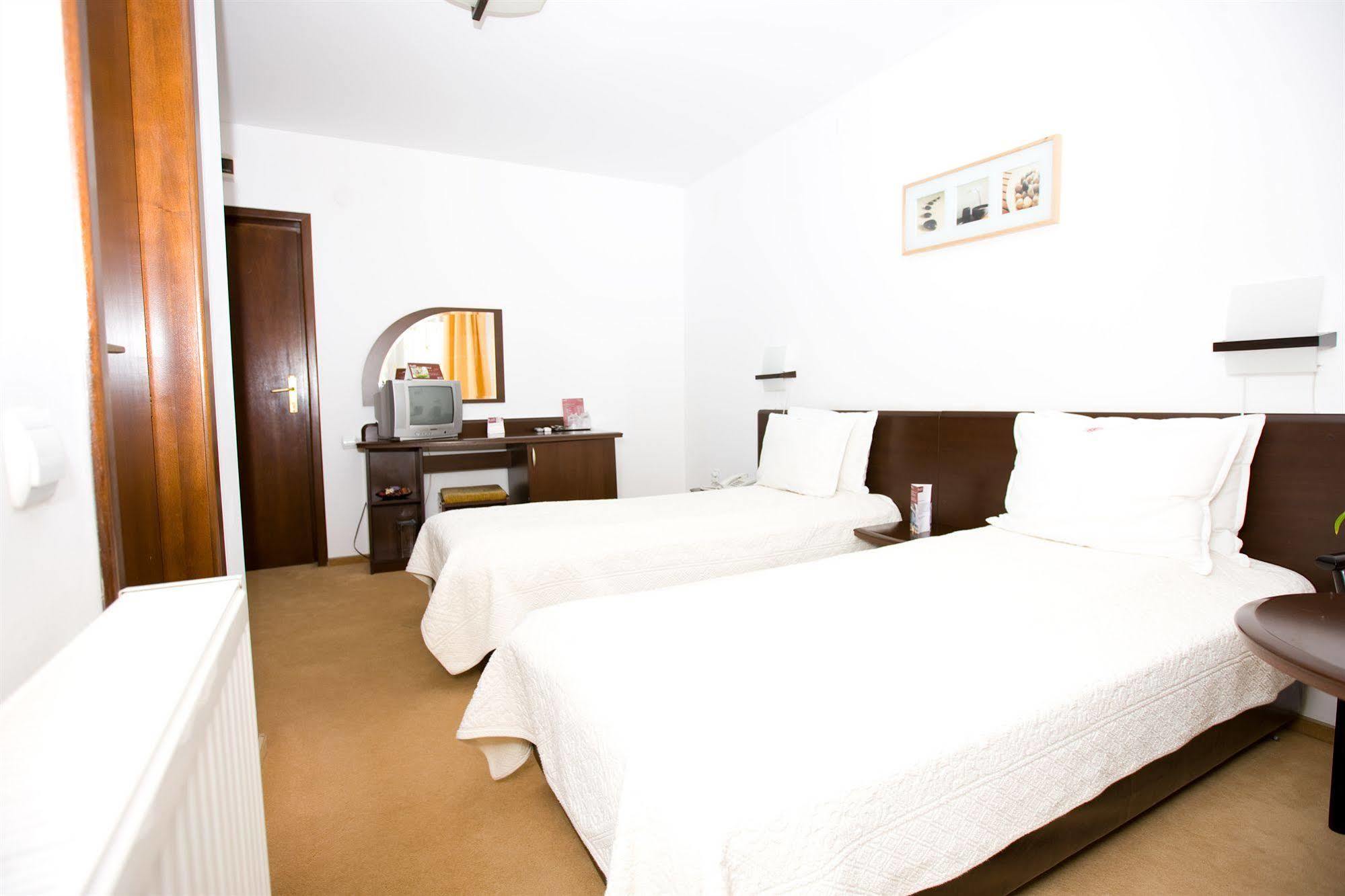 Rubin Hotel Sibiu Buitenkant foto