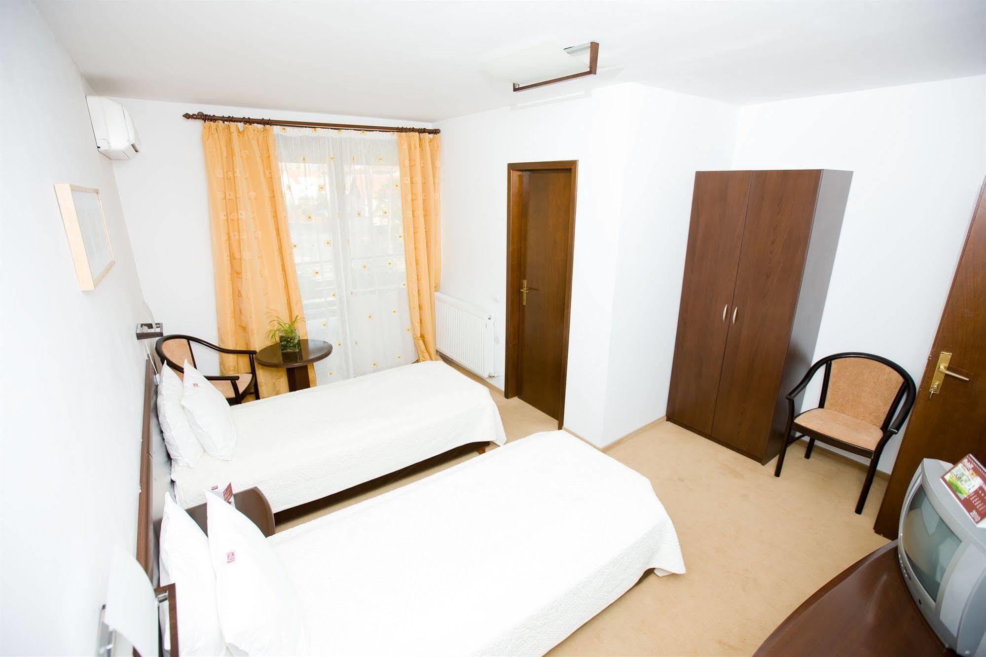Rubin Hotel Sibiu Buitenkant foto